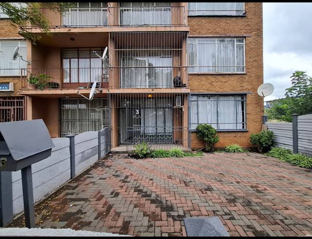 2 BEDROOM FLAT SOLD IN VEREENIGING CENTRAL